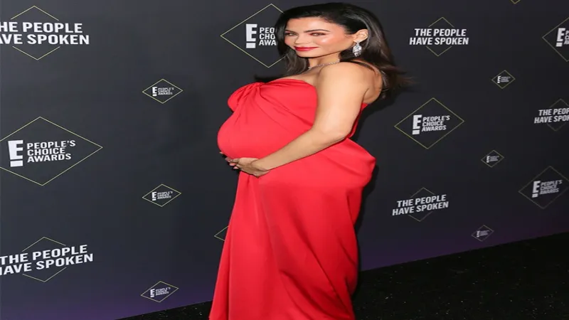 Celebrity Pregnancy Announcements 2025: Who’s Expecting?